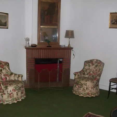 Le Chapitre فندق مبيت وإفطار قرقشونه
